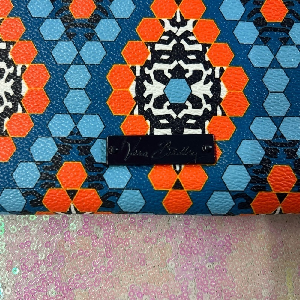 Vera Bradley| NWT Full size wallet zip around - Picture 2 of 6